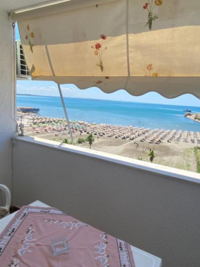 Albi Apartmet beachfront in Shengjin